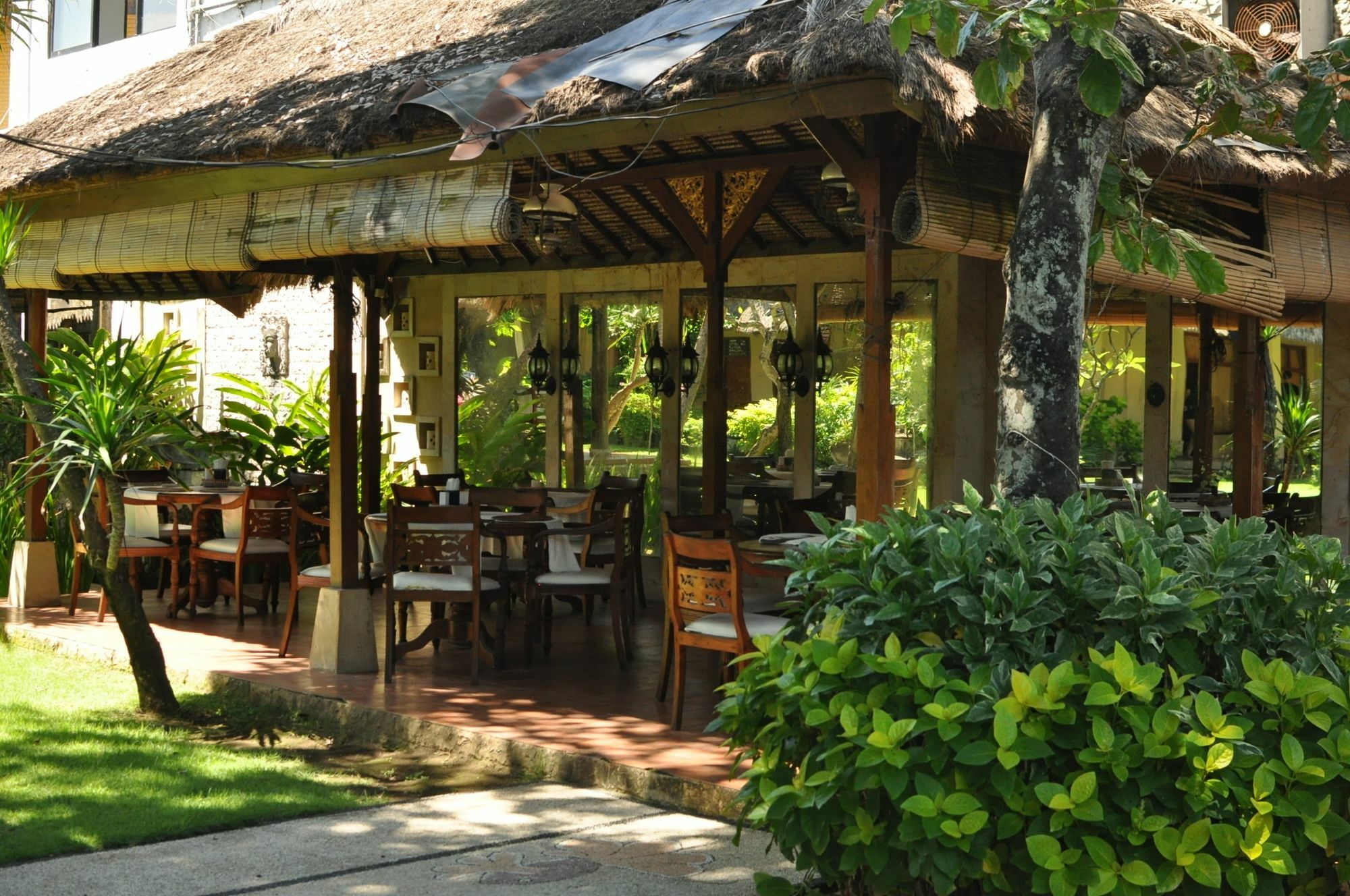 The Sari Beach Legian  Exterior photo